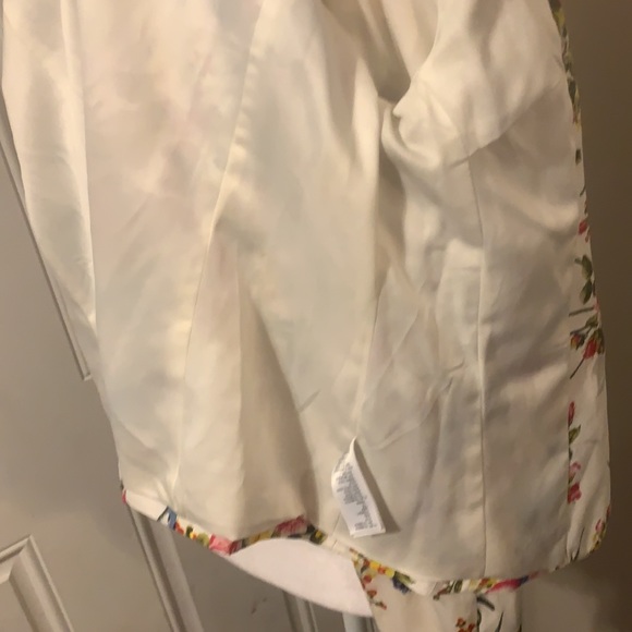 Multi colored flowered blazer - Picture 13 of 14